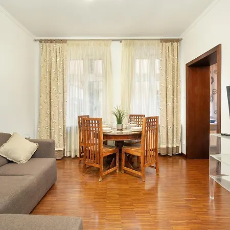 아파트 Sunny In The Heart Of Old Town By Renters 포즈난