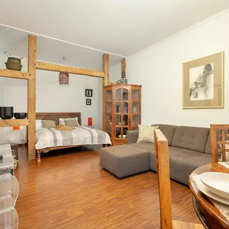 아파트 Sunny In The Heart Of Old Town By Renters 포즈난