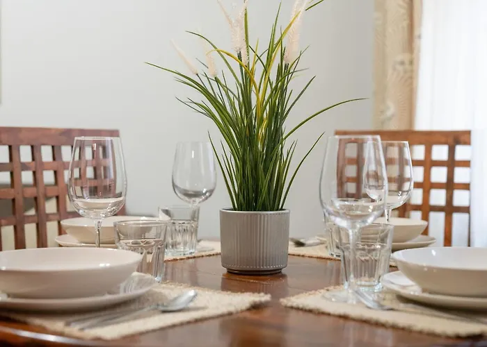 Sunny In The Heart Of Old Town By Renters Apartament *