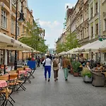 Sunny In The Heart Of Old Town By Renters * Posen