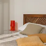 Apartment Sunny In The Heart Of Old Town By Renters *