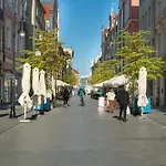 Sunny In The Heart Of Old Town By Renters * Posen