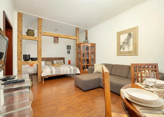 Апартаменты Sunny In The Heart Of Old Town By Renters Познань